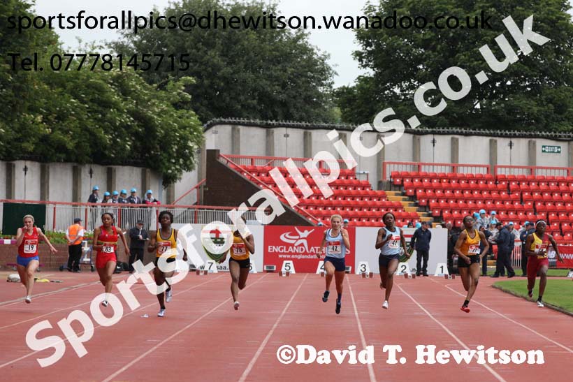 Inter girls 100 metres, English Schools Track and Field. Photo: David T. Hewitson/Sports for All Pics